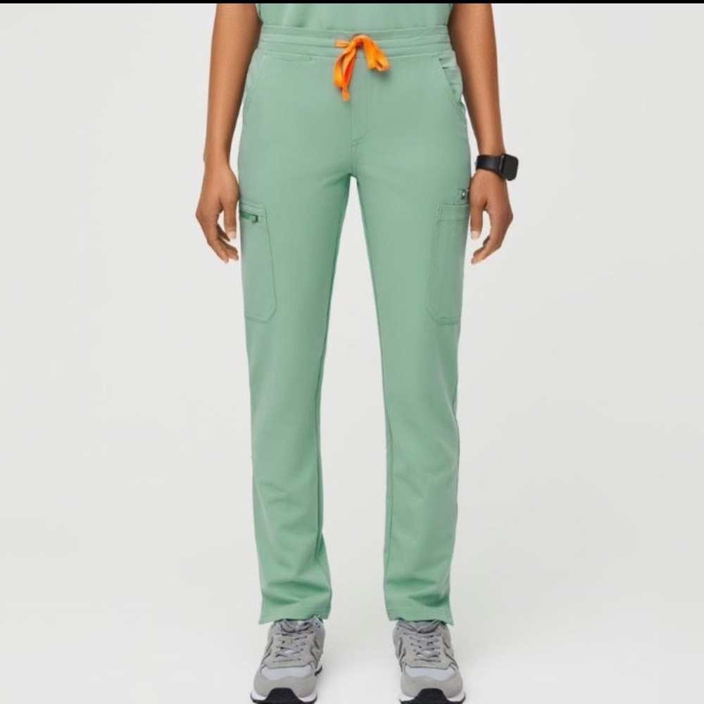 Yola Figs Scrub Pants Jade